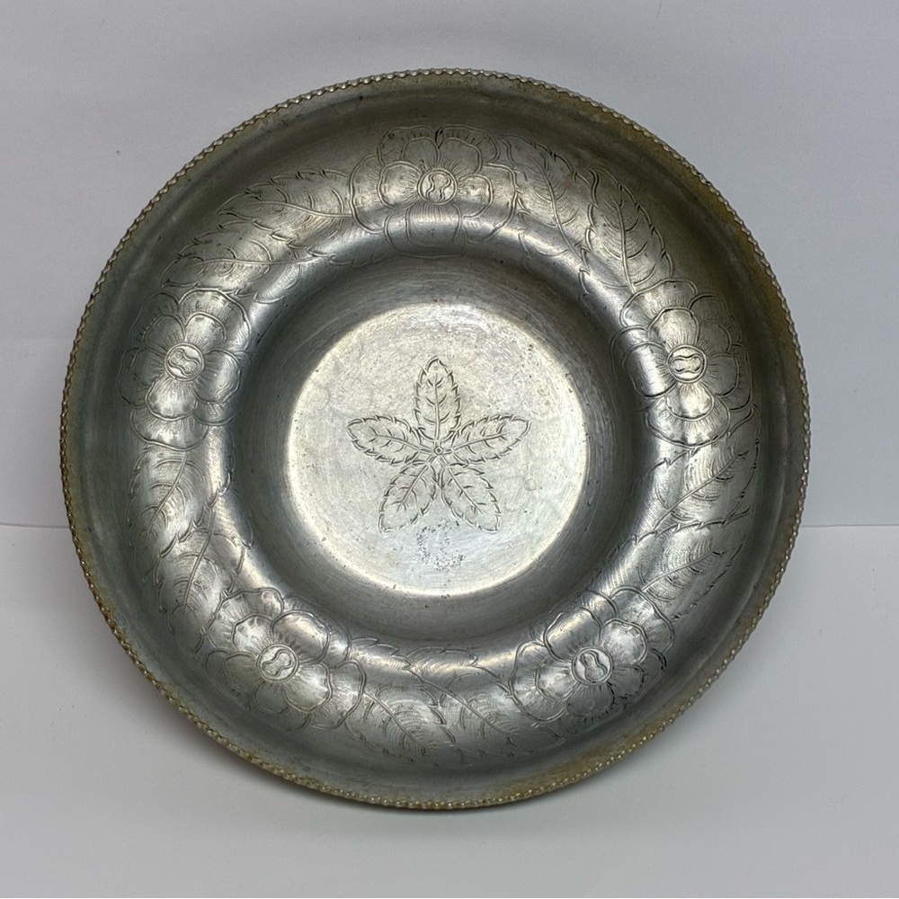 Vintage Gailstyn Pressed Aluminum Decorative Serving Platter/Bowl 9.5in